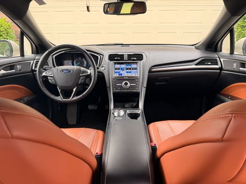 Used 2019 Ford Fusion Energi Titanium image 8