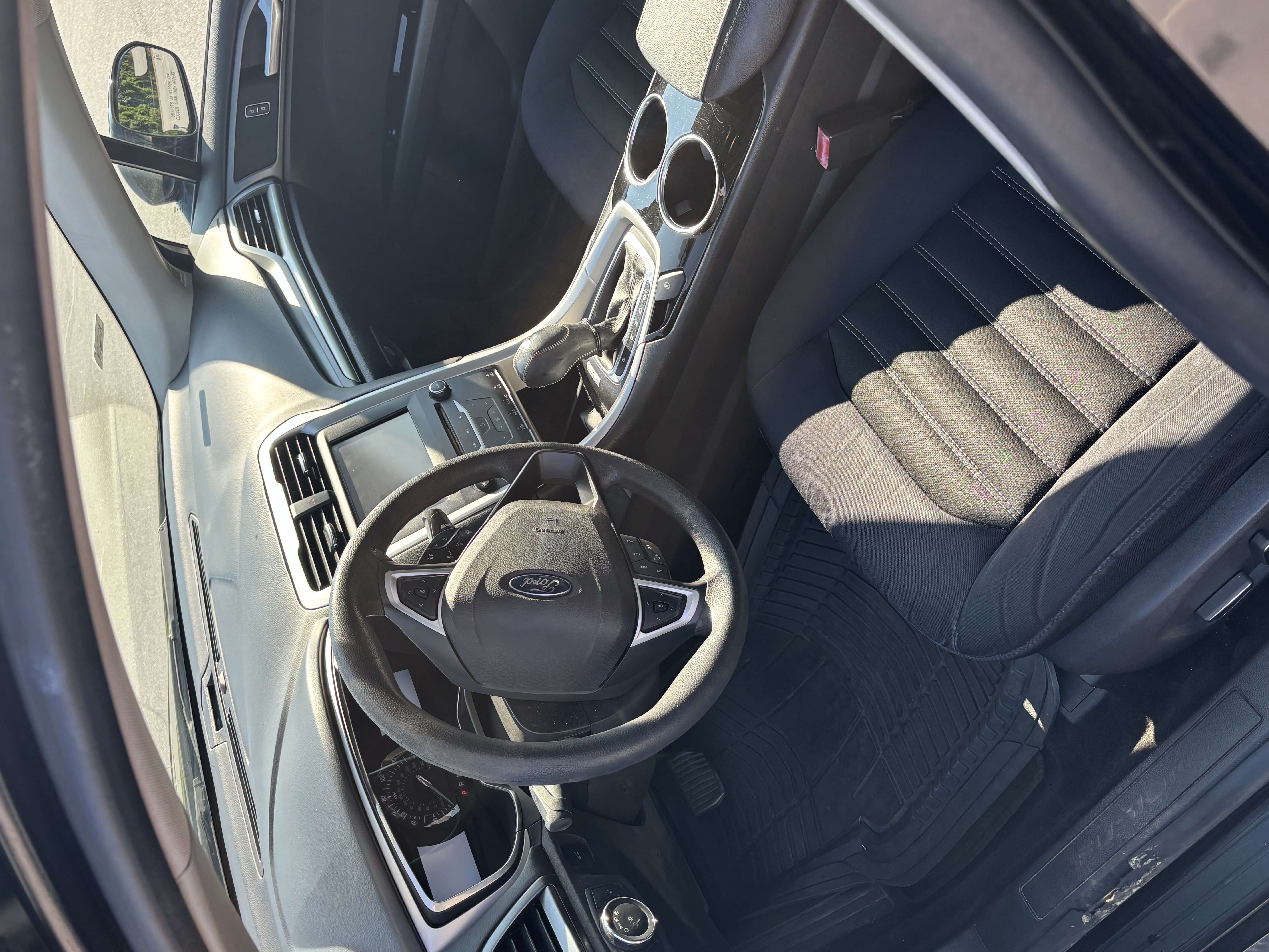 Used 2014 Ford Fusion SE FWD image 15