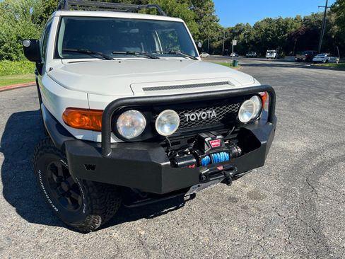 Used 2008 Toyota FJ Cruiser 4WD image 1