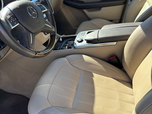 Used 2015 Mercedes-Benz GL 450 4MATIC image 11