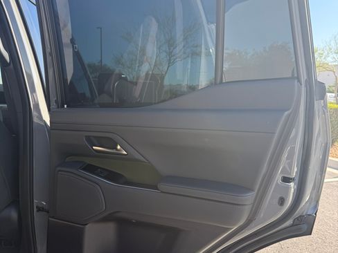 Used 2024 Lexus GX 550 AWD/4WD image 15