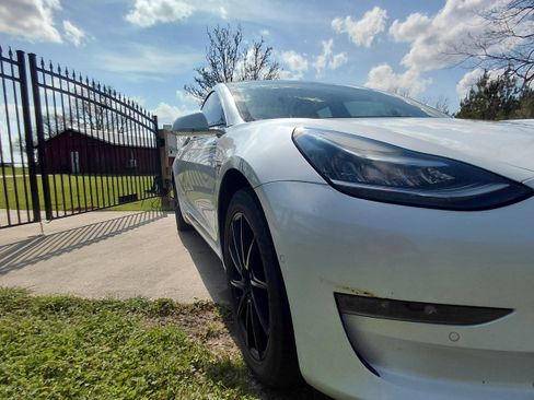 Used 2020 Tesla Model 3 Long Range image 2