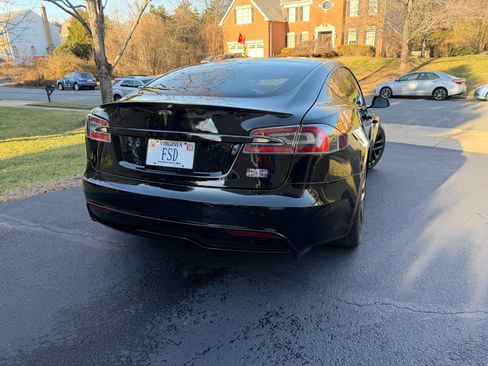 Used 2021 Tesla Model S Plaid image 4