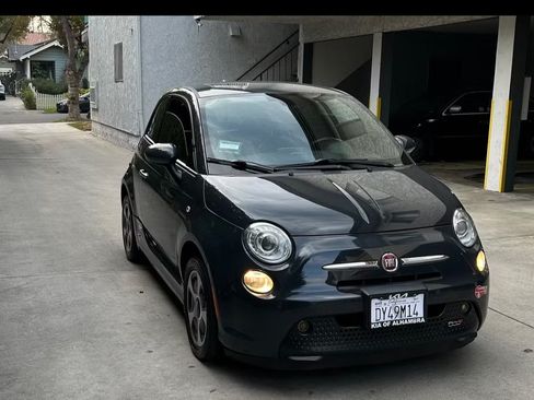 Used 2017 FIAT 500 e image 4