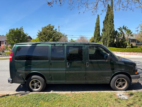 Used 2014 GMC Savana 1500 LT w/ LT Preferred Equipment Group RWD image 5