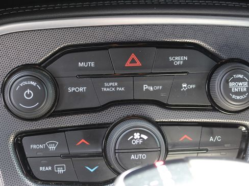 Used 2018 Dodge Challenger R/T Scat Pack w/ Leather Interior Group RWD image 15