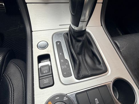 Used 2017 Volkswagen Touareg Wolfsburg Edition image 26