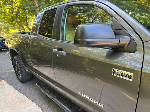 Used 2014 Toyota Tundra SR5 w/ SR5 Upgrade Package AWD/4WD image 13