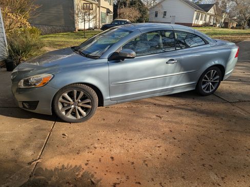 Used 2011 Volvo C70 T5 w/ Multimedia Pkg image 14