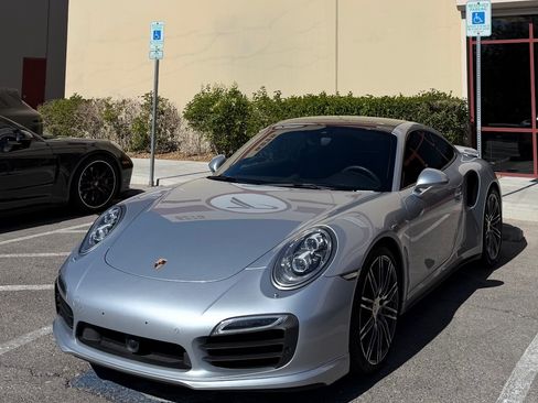 Used 2014 Porsche 911 Turbo S image 17
