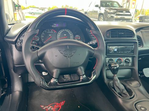 Used 1999 Chevrolet Corvette Coupe w/ Performance Handling Pkg image 4