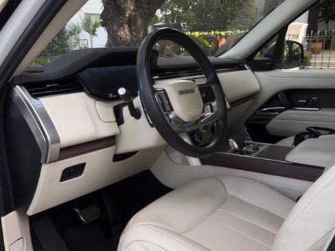 Used 2023 Land Rover Range Rover SE AWD/4WD image 1