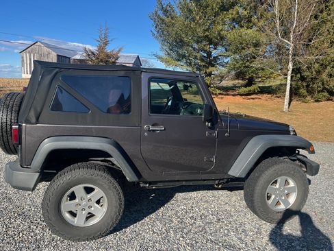 Used 2016 Jeep Wrangler Sport w/ Quick Order Package 23S image 2