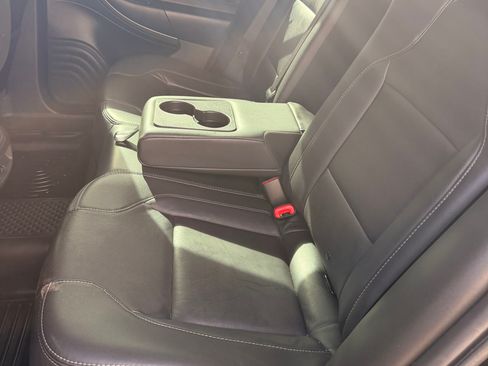 Used 2014 Ford Taurus SEL w/ Equipment Group 201A image 9