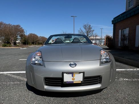 Used 2004 Nissan 350Z Touring image 4
