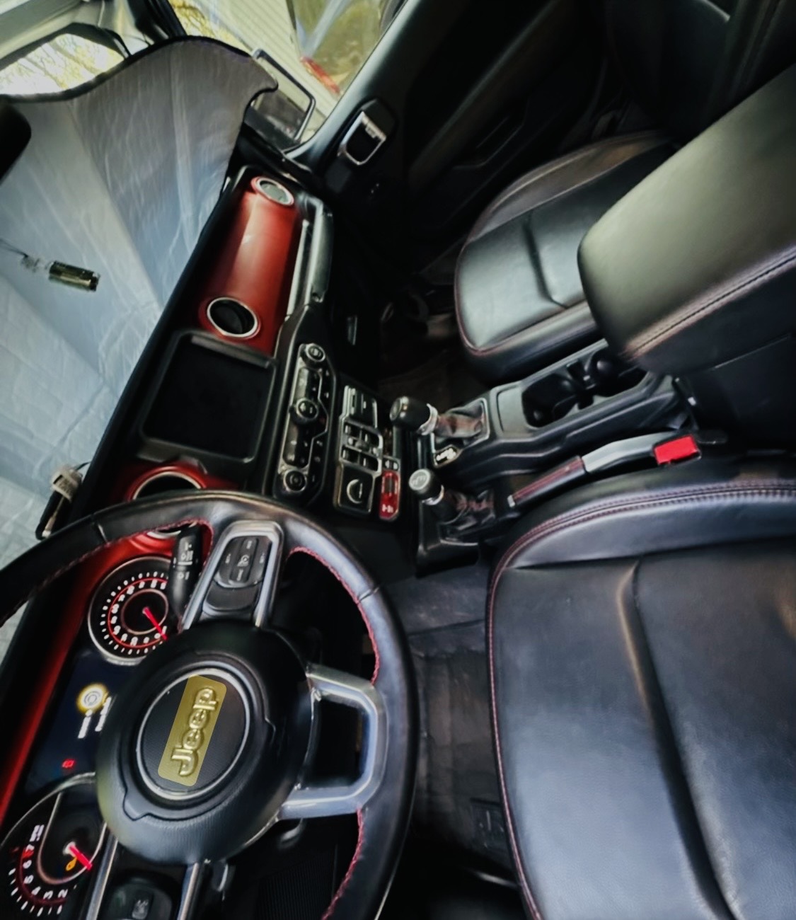 Used 2021 Jeep Gladiator Rubicon AWD/4WD image 2