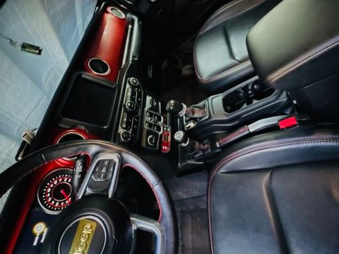 Used 2021 Jeep Gladiator Rubicon AWD/4WD image 2