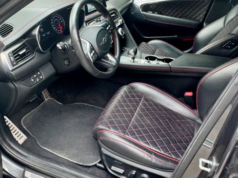 Used 2021 Genesis G70 3.3T w/ Sport Package image 12