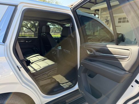 Used 2021 GMC Yukon Denali w/ Denali Premium Package AWD/4WD image 13