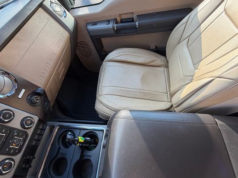 Used 2016 Ford F350 Lariat image 9