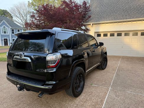 Used 2014 Toyota 4Runner Limited image 5