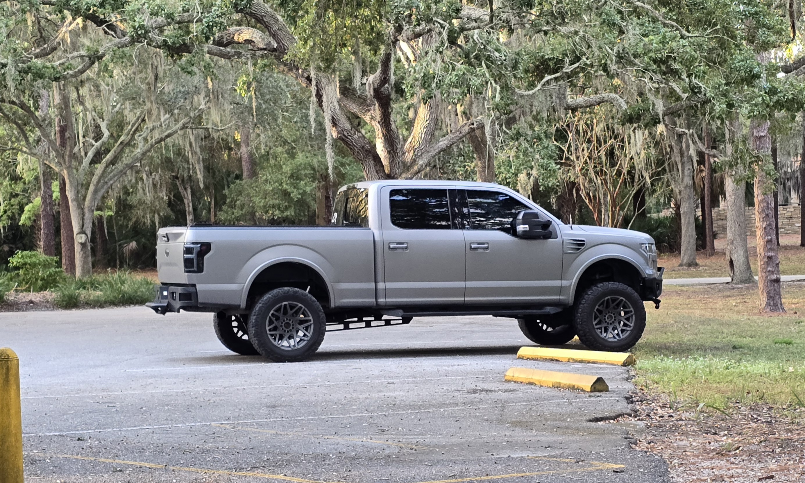 Used 2015 Ford F150 Lariat w/ Equipment Group 501A Mid AWD/4WD image 6