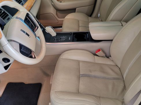 Used 2009 Lincoln MKS AWD image 13