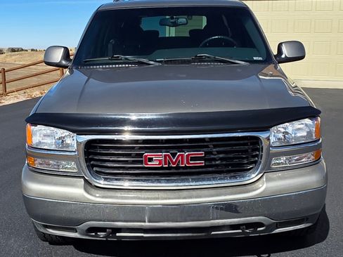 Used 2002 GMC Yukon XL SLE image 2