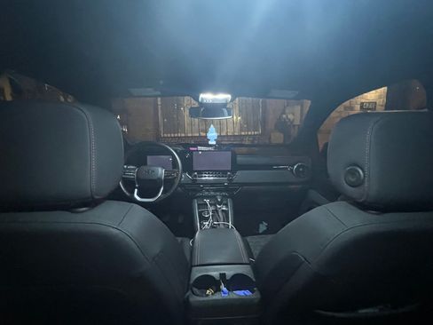 Used 2023 Chevrolet Colorado Z71 w/ Z71 Convenience Package 2 image 1