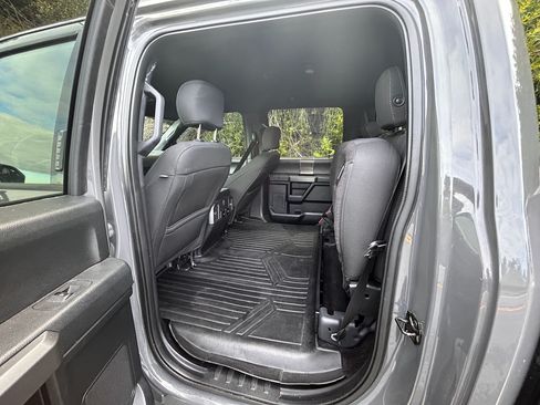 Used 2018 Ford F150 XLT w/ Equipment Group 302A Luxury image 10