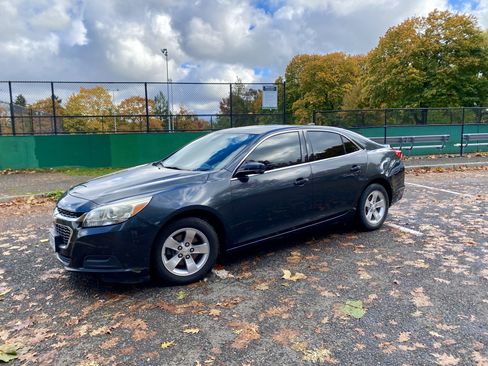 Used 2015 Chevrolet Malibu LT image 1