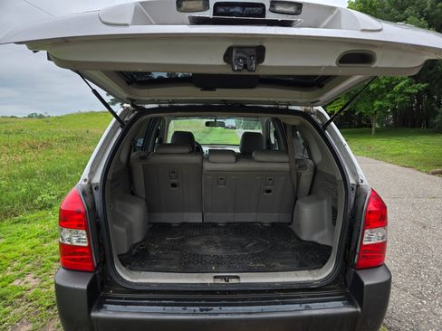 Used 2005 Hyundai Tucson LX FWD image 5