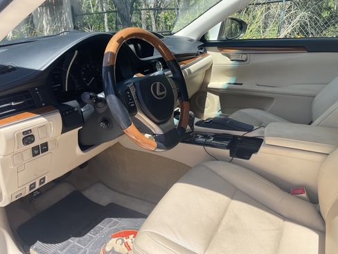 Used 2014 Lexus ES 300h w/ Luxury Package w/Bamboo Trim FWD image 24