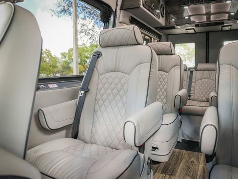 Used 2022 Mercedes-Benz Sprinter 2500 image 19