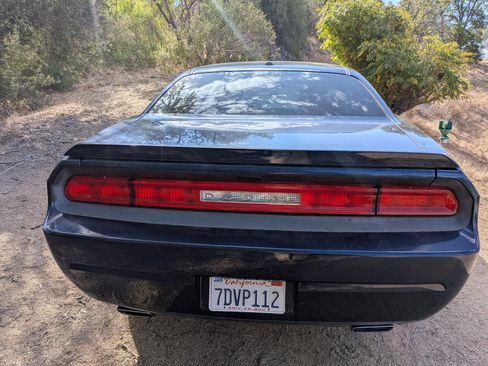 Used 2014 Dodge Challenger R/T RWD image 11