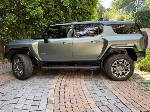 Used 2024 GMC Hummer EV 3X image 10