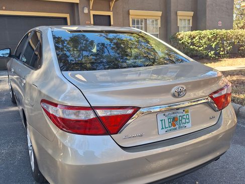 Used 2017 Toyota Camry LE image 5