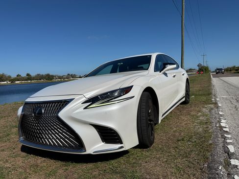 Used 2019 Lexus LS 500 w/ Interior Upgrade Package image 5