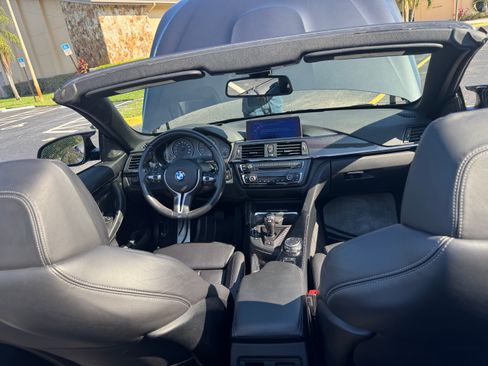 Used 2015 BMW M4 Convertible image 13