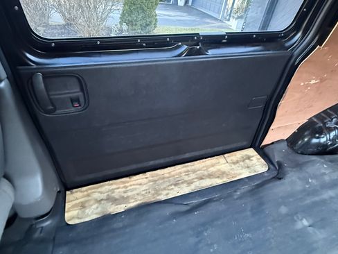 Used 2014 Chevrolet Express 1500 image 25