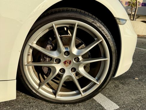 Used 2014 Porsche Cayman image 16