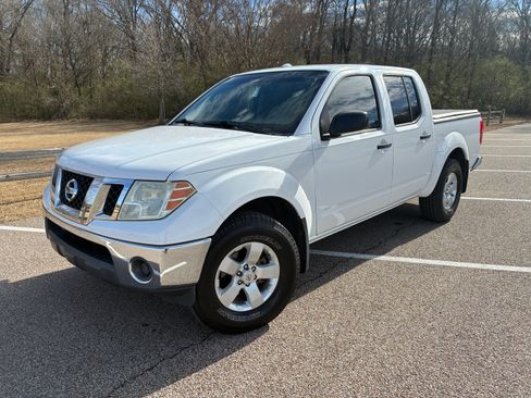 Used 2011 Nissan Frontier SV w/ SV Premium Utility Pkg image 1