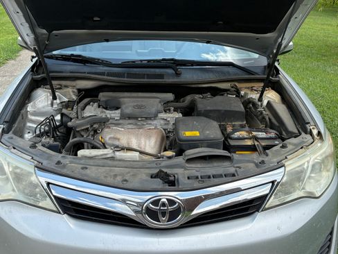 Used 2012 Toyota Camry LE FWD image 14
