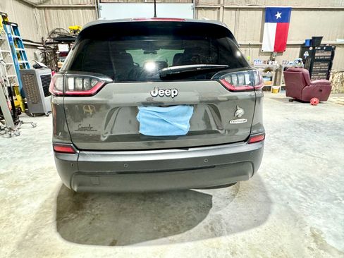 Used 2020 Jeep Cherokee Latitude Plus image 13