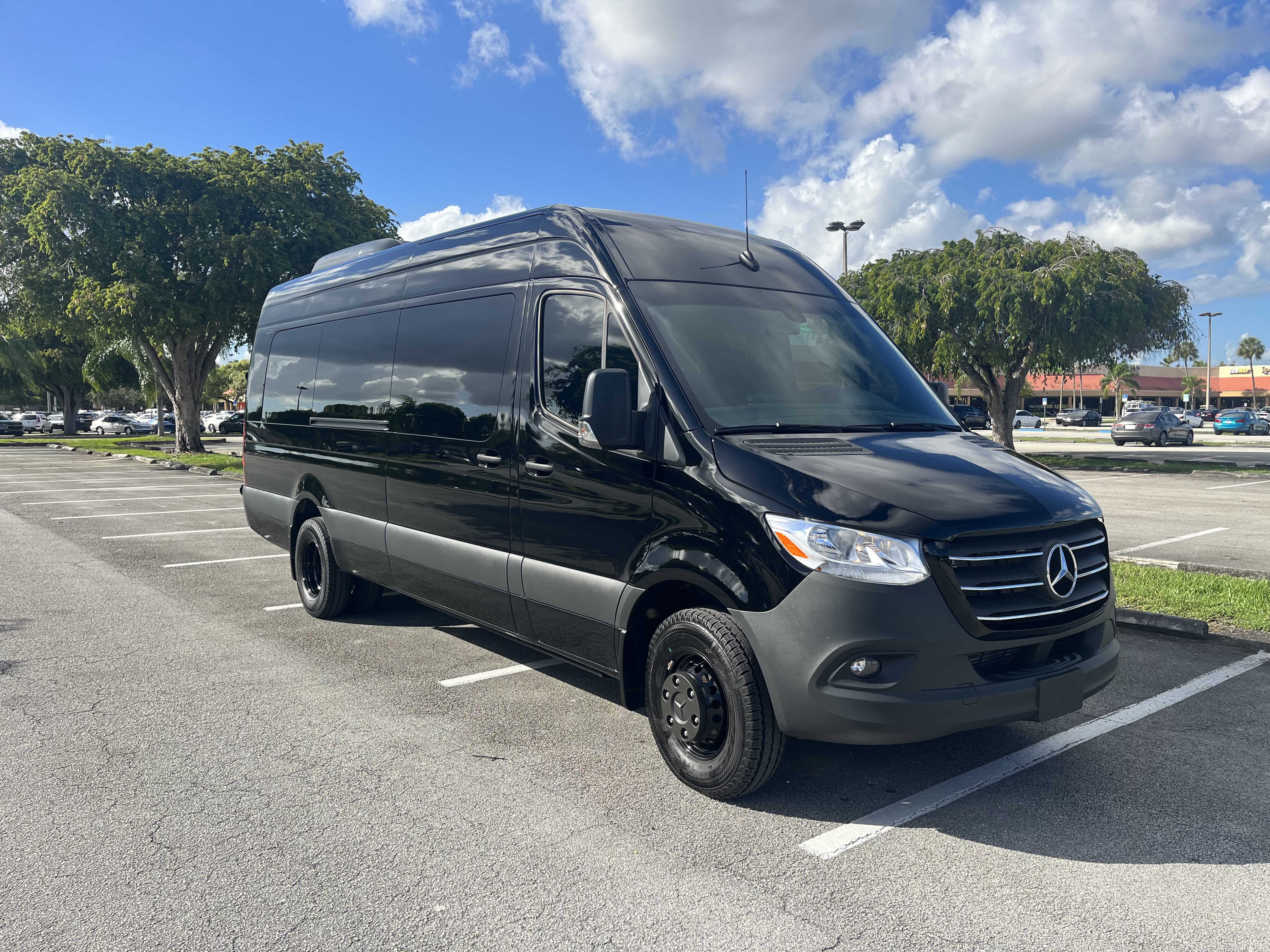 Used 2022 Mercedes-Benz Sprinter 3500 image 18