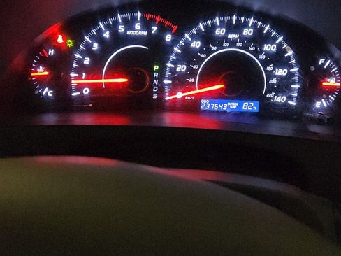 Used 2011 Toyota Camry LE image 8