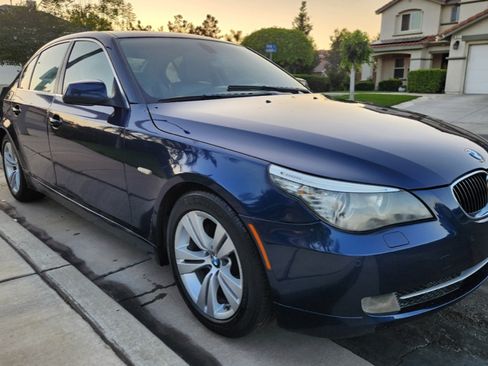 Used 2010 BMW 528i Sedan image 4