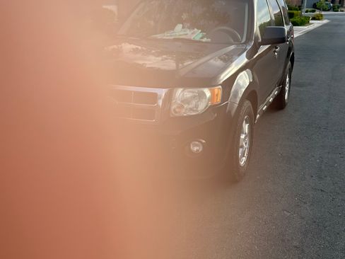 Used 2010 Ford Escape XLT FWD image 4