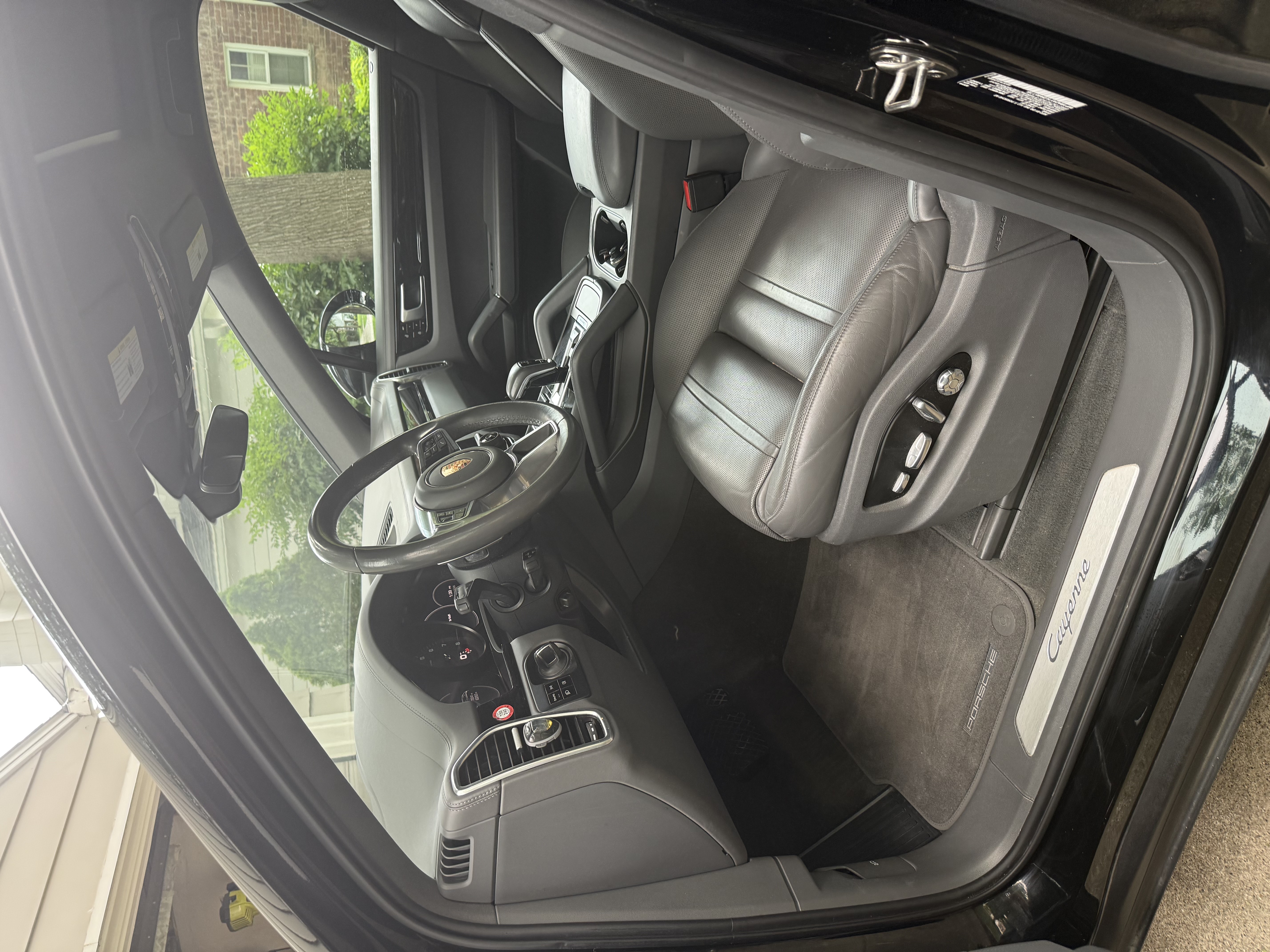 Used 2020 Porsche Cayenne AWD/4WD image 9