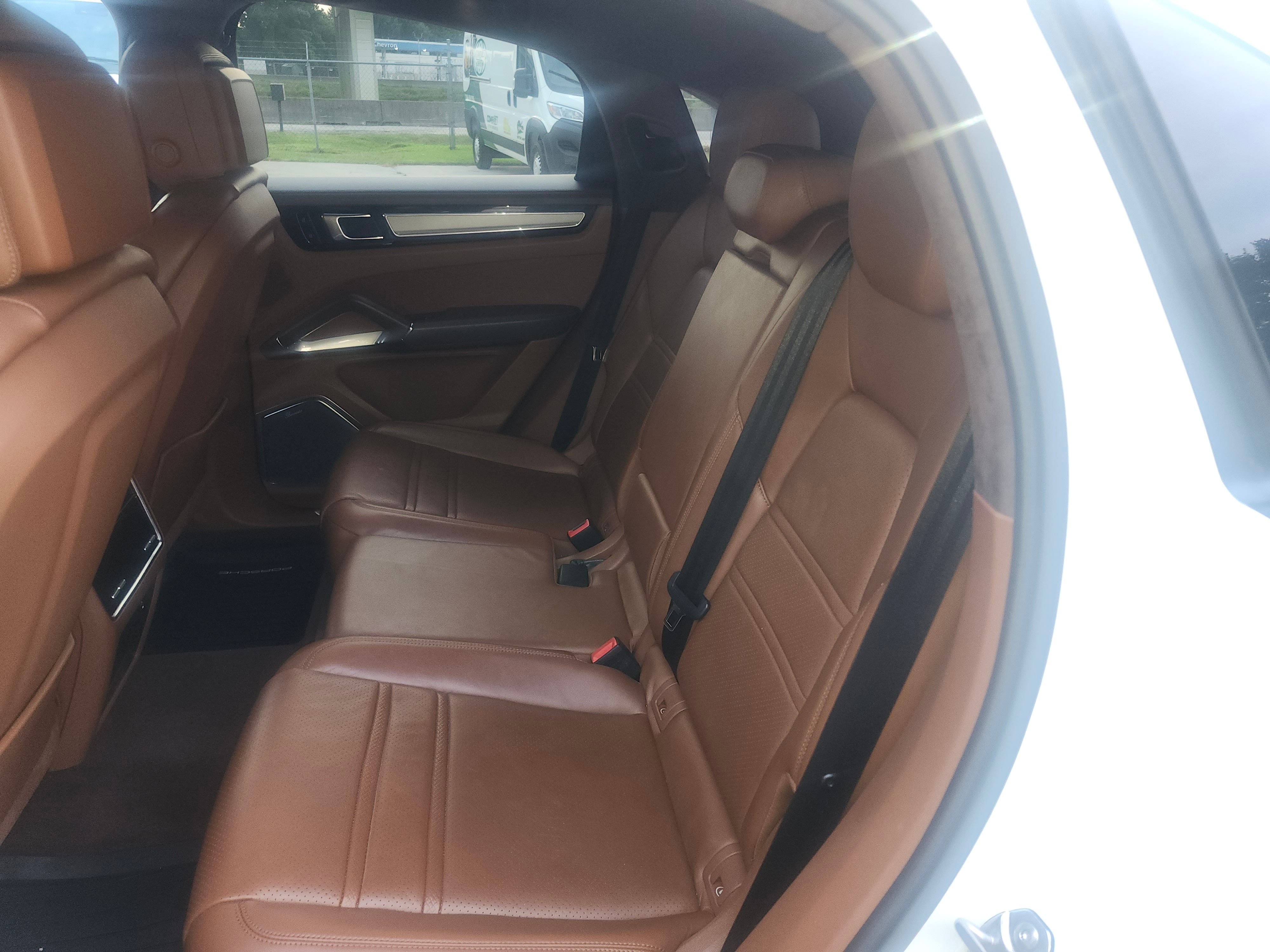 Used 2021 Porsche Cayenne Turbo AWD/4WD image 14